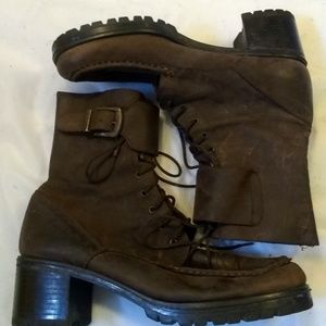 Guess leather boots w/tie-up and buckle